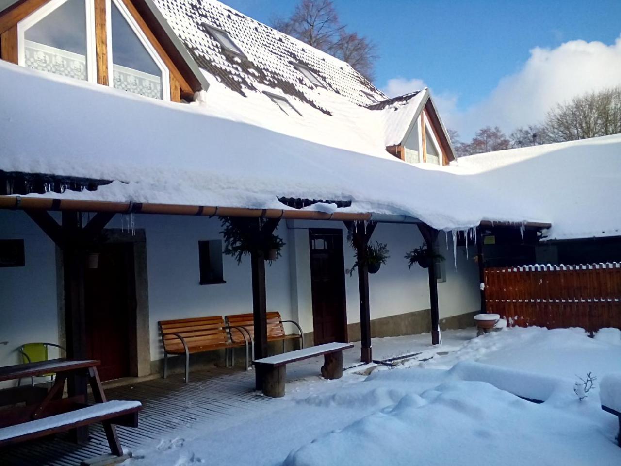 Penzion U dvojice Nove Mesto na Morave Esterno foto